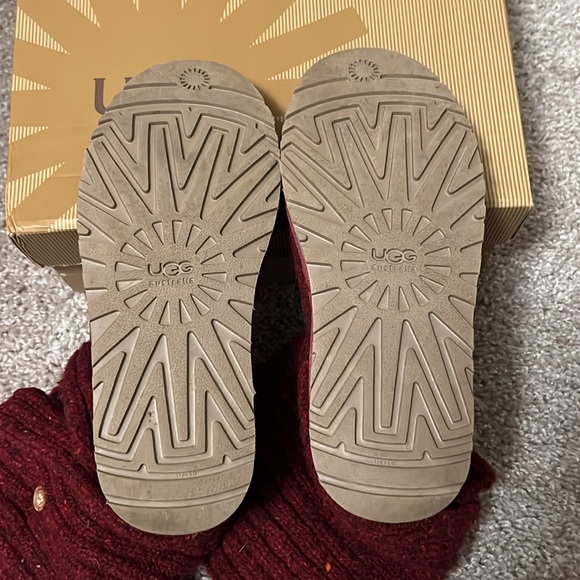 Classic Cardy Uggs - red-sangria sweater boots - Picture 2 of 12